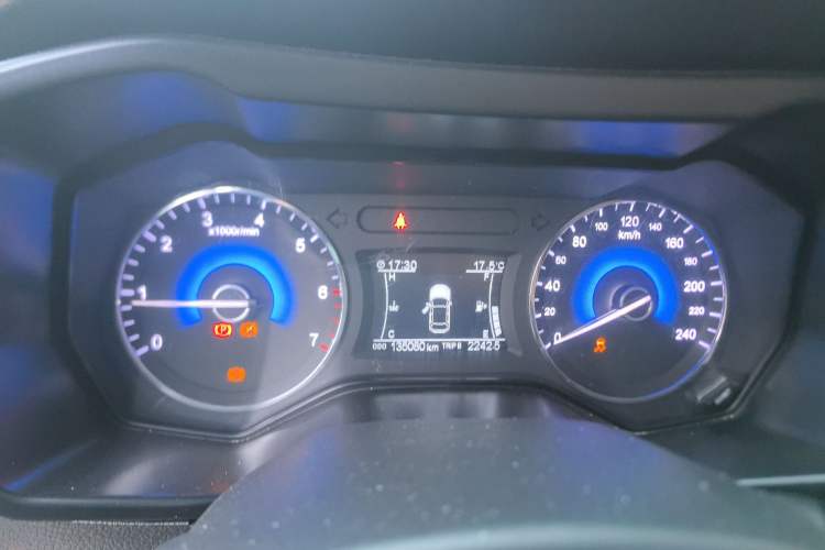 Used Dongfeng Fengon 580 2017 1.5T Manual Luxury Model Instrument Cluster