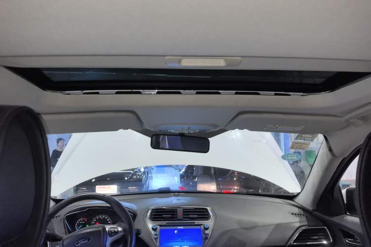 Used Ford Escort 2017 Happiness Edition 1.5L Automatic Fashion Version Headliner