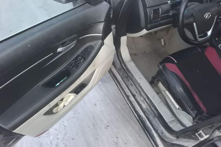 Used BAIC Senova D50 2014 1.5L manual standard version