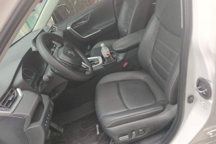 Used Toyota RAV4 2023 2.0L CVT Two-Wheel Drive Fashion Plus Edition