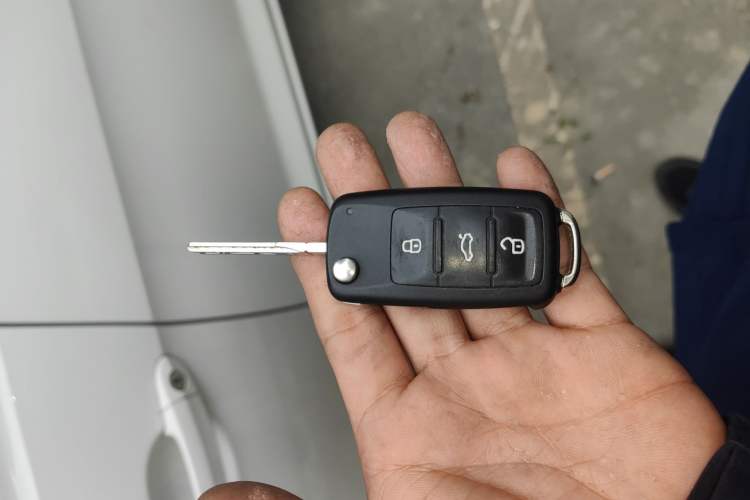 Used Volkswagen Jetta 2017 1.4L Manual Fashion Edition Vehicle Key