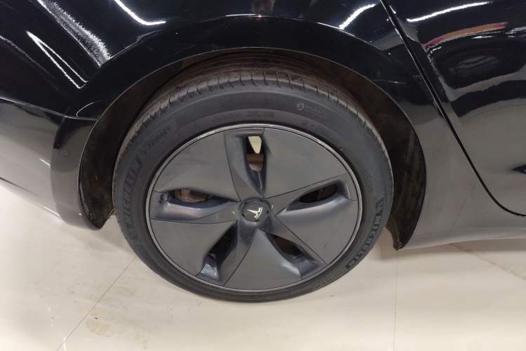 Used Tesla Model 3 2019 Long-Range All-Wheel-Drive Version