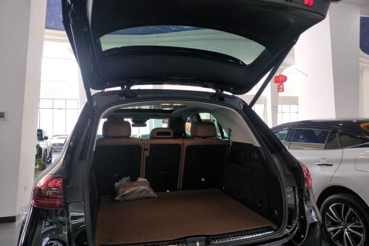 Used Mercedes-Benz GLE 2024 Refreshed GLE 350 4MATIC Stylish Edition Trunk