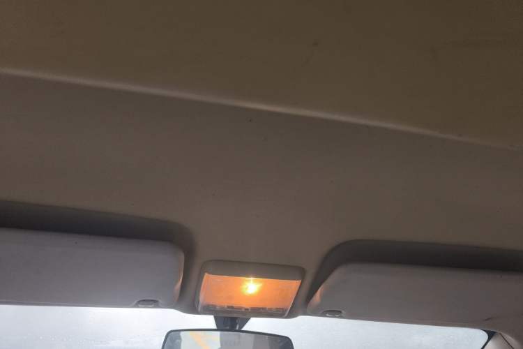 Used Dongfeng Fengon 2013 1.5L Manual Deluxe Model DK15 Headliner