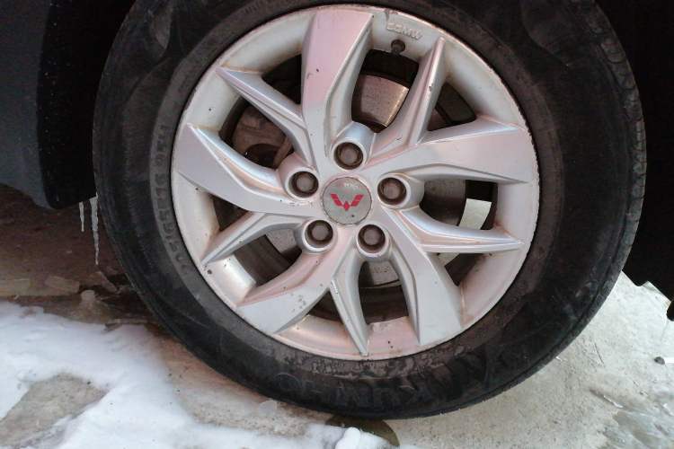 Used Wuling Hongguang 2019 1.5L S Comfort Edition China VI LAR
