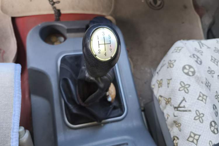 Used FORTHING Lingzhi 2014 V3 1.5L 7-Seater Standard Model II Gear Lever