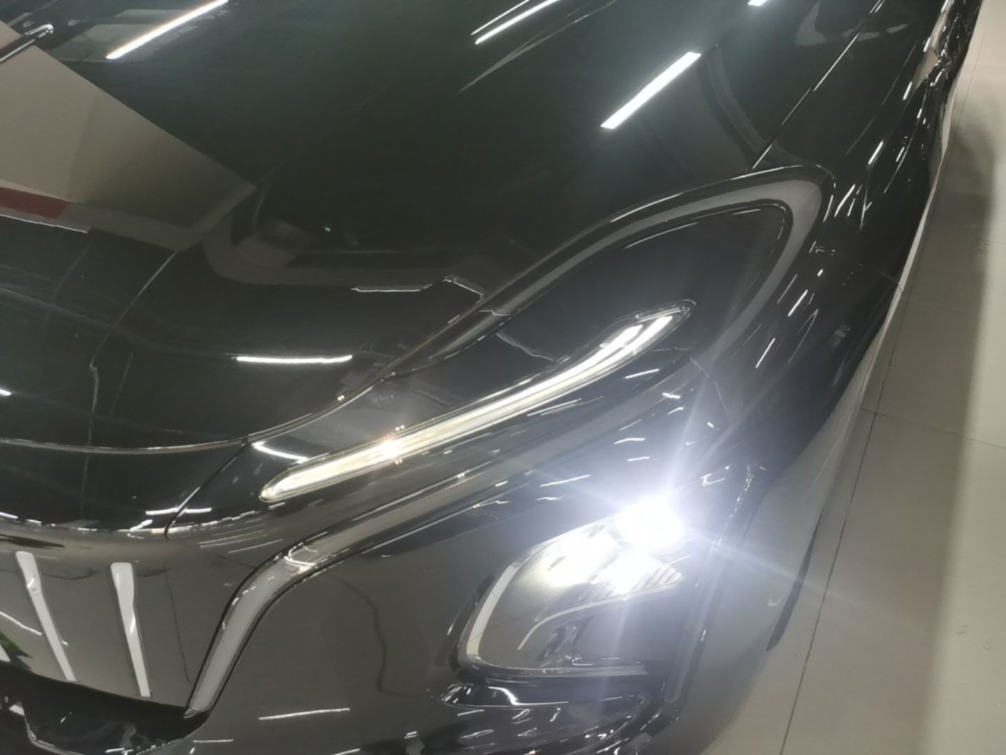 Hongqi E-QM5 2023 Base Travel Edition — снимка 8