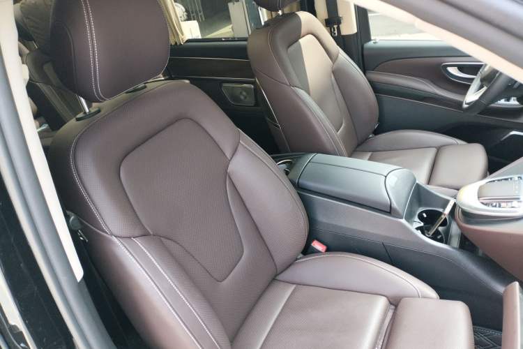 Used Mercedes-Benz V-Class 2022 V 260 L Long-wheelbase Luxury Edition