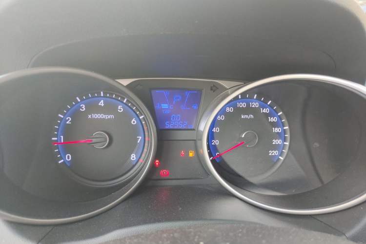 Used Hyundai ix35 2015 2.0L Automatic 2WD Smart Version China V Standard
