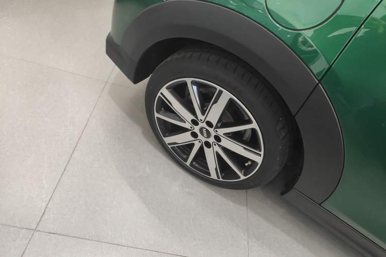 Used MINI MINI 2023 Updated 1.5T COOPER Artist Five-Door Edition