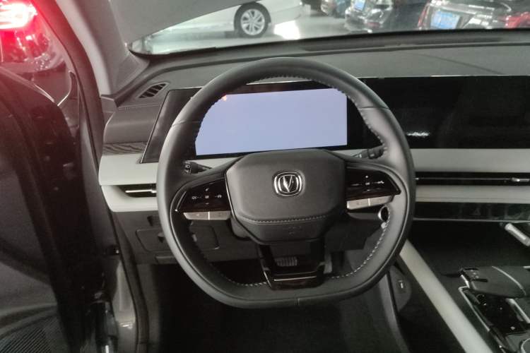 Used CHANGAN CS75 PLUS 2024 3rd Generation Champion Edition 1.5T Intelligent Drive Dynamic Model
