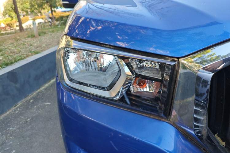 Used SAIC MAXUS T60 2017 2.0T Gasoline Automatic Two-Wheel Drive High-Ride Comfort-Grade Standard Cabin