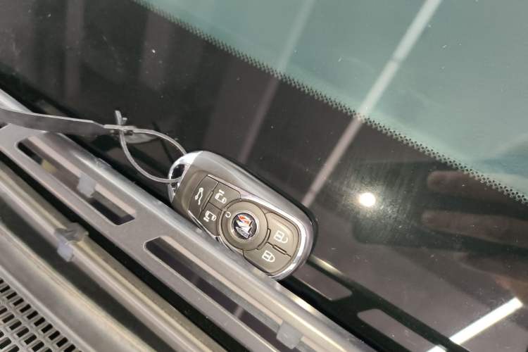 Used Buick GL8 2021 ES Landtrek 653T Luxury Model