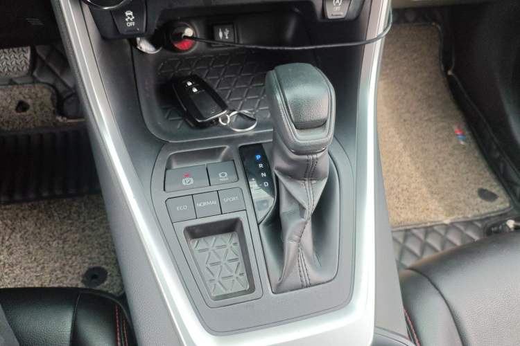 Used Toyota RAV4 2020 2.0L CVT Two-Wheel Drive Fashion Edition
