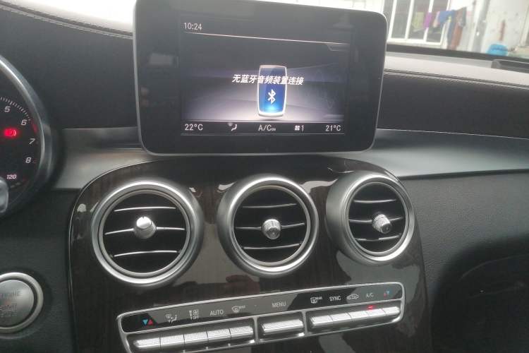 Used Mercedes-Benz GLC 2018 GLC 260 4MATIC Dynamic Edition Audio And AC Panel