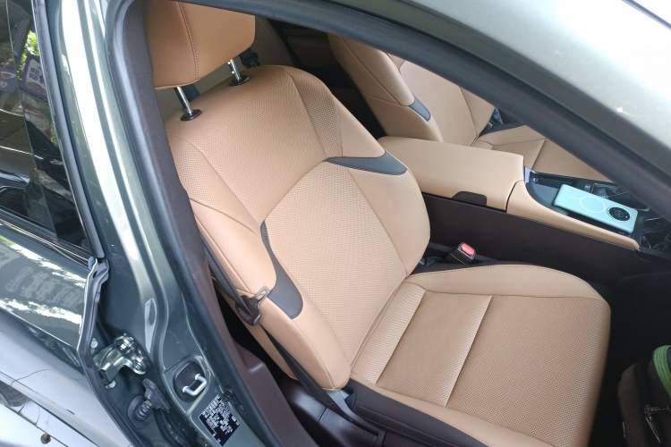 Used Lexus ES 2020 200 Excellence Edition
