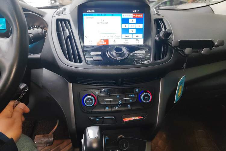 Used Ford Kuga 2018 Facelifted EcoBoost 180 Two-Wheel-Drive Platinum Wing Edition
