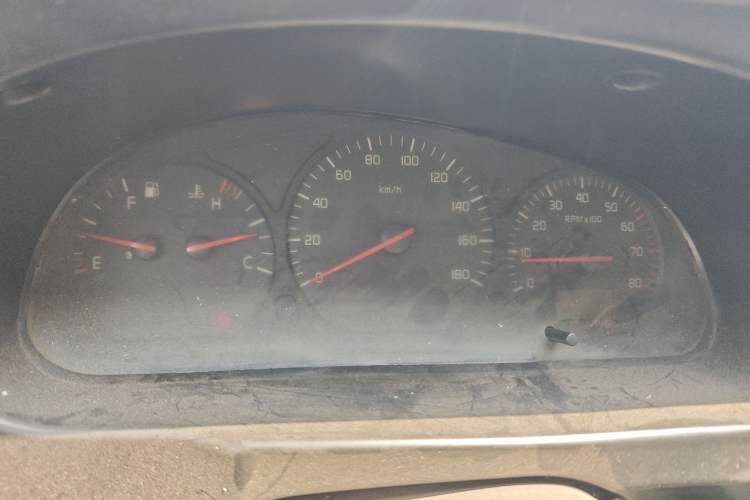 Used Jinbei Hiace 2018 2.0L Fifth-Generation Box Truck Standard Roof 2 Seats 4G21C