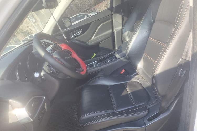 Used Jaguar F-PACE 2016 2.0T Two-Wheel Drive Urban Luxury Edition