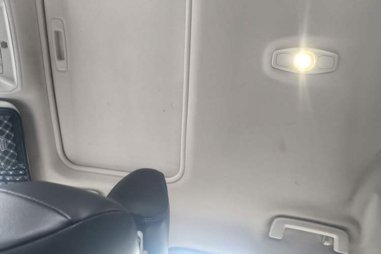 Used Ford Focus 2012 Sedan 1.6L Automatic Fashion Edition
