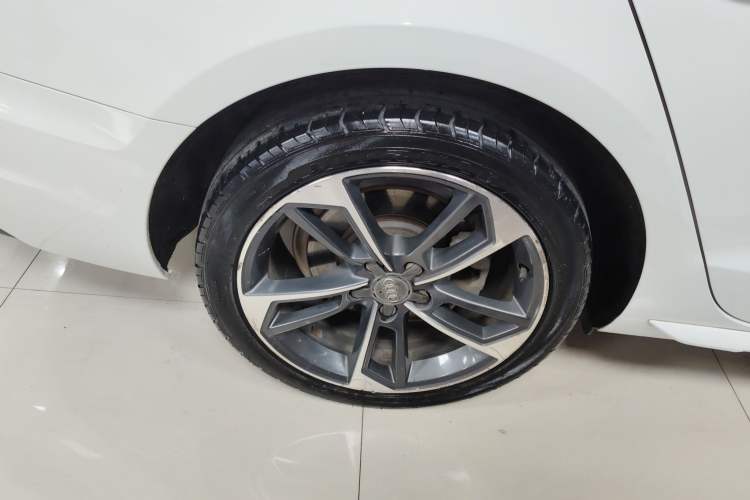 Used Audi A4L 2020 40 TFSI Fashionable and Elegant Model
