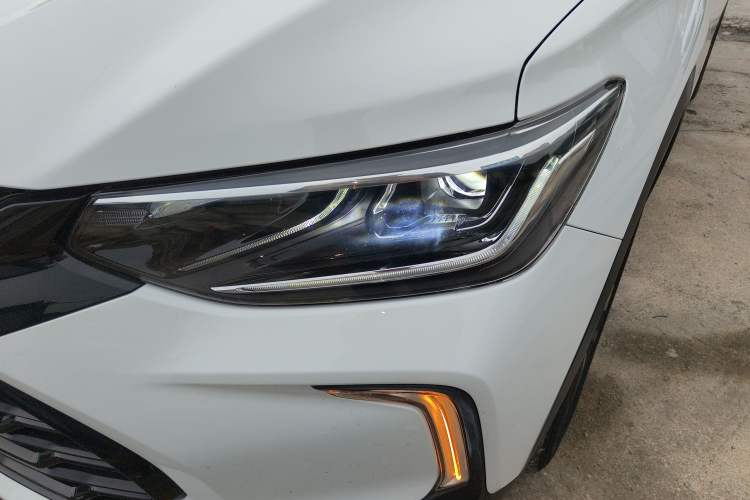 Used Chevrolet Trax 2022 Encore RS 1.5T CVT CoolPro Left Front Headlight