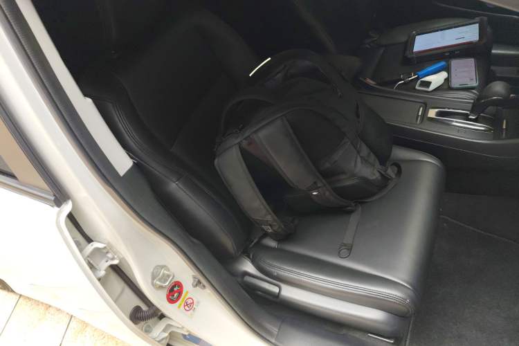 Used Honda Jade 2013 1.8L automatic Comfort version 5 seats Right Front Seat