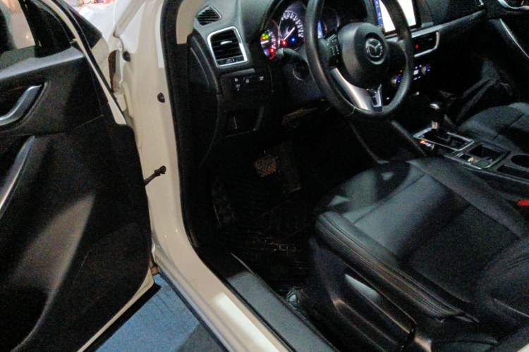 Used Mazda CX-5 2015 2.0L Automatic Two-Wheel Drive Urban Version