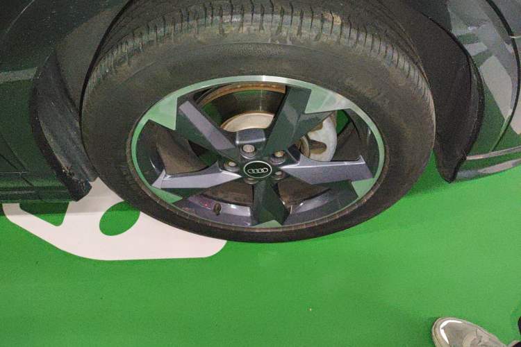 Used Audi Q3 2021 35 TFSI Fashion Dynamic Model Right Front Wheel Hub