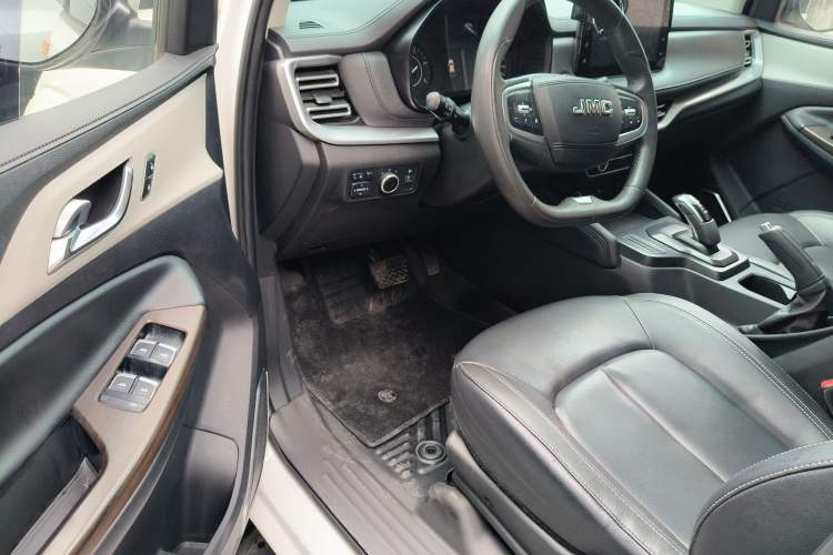 Used JMC Yuhu 7 2022 2.0T Automatic Diesel 4x4 Comfort Edition Standard Wheelbase Driver Seat