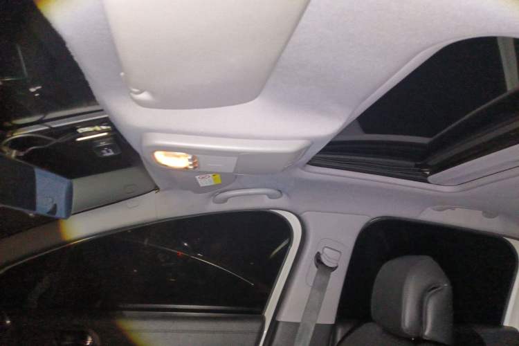 Used Peugeot 3008 2013 1.6THP Automatic Prestige Edition Headliner