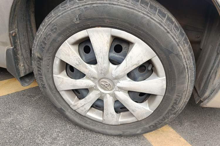 Used Toyota Corolla EX 2011 1.6L Automatic Classic Edition Right Front Wheel Hub