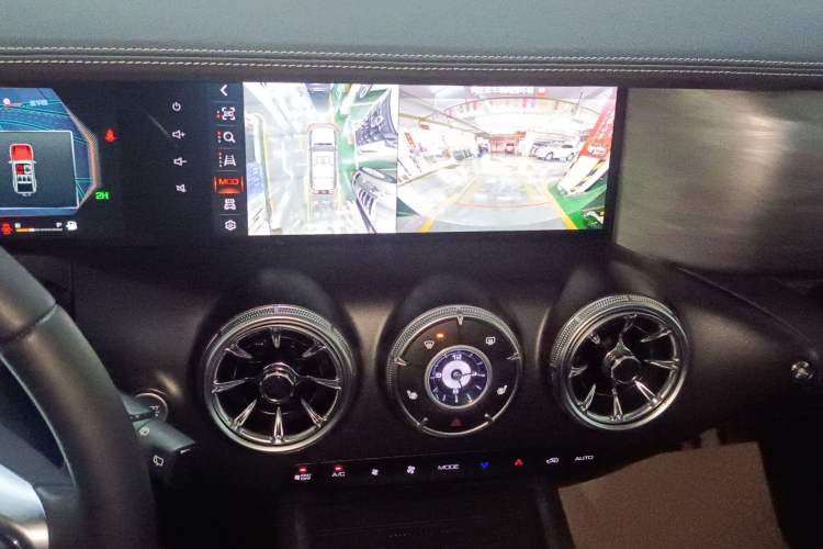 Used Tank 300 2024 2.0T Conqueror Audio And AC Panel