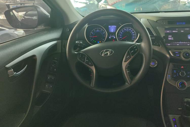 Used Hyundai Elantra (5th Generation / Langdong) 2016 1.6L Automatic Prestige Model Steering Wheel