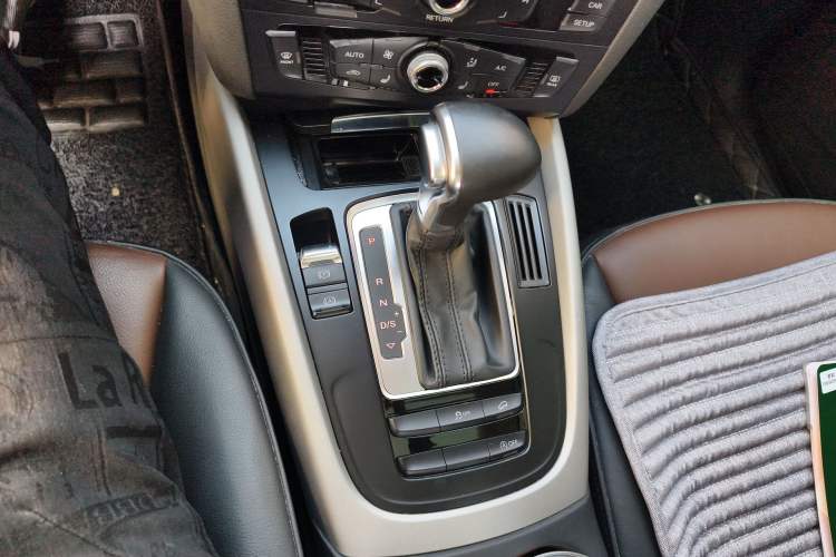 Used Audi Q5 2017 40 TFSI Ambition Edition Gear Lever