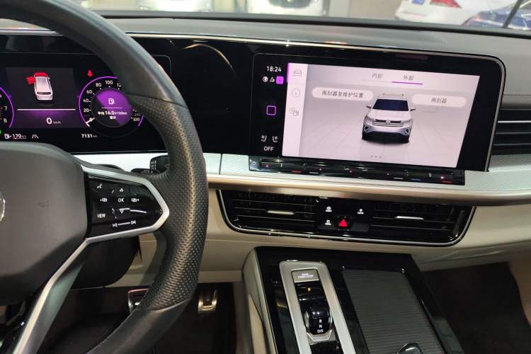 Used Volkswagen Tavendor 2023 380TSI Four-Wheel Drive R-Line Cruise Edition Audio And AC Panel