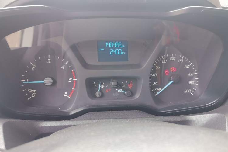 Used Ford Transit 2017 2.0T Diesel Multi-Purpose Commercial Vehicle Mid-Drive Mid-Roof China IV Standard