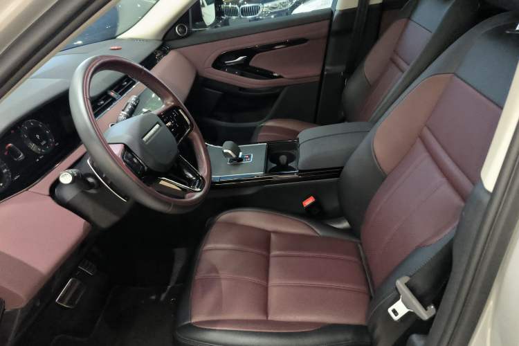 Used Land Rover Range Rover Evoque 2024 Aurora L 249 PS Prestige Light-Chasing Edition