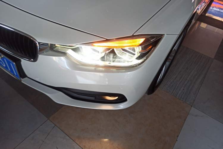 Used BMW 3 Series 2016 320i Fashion Model

