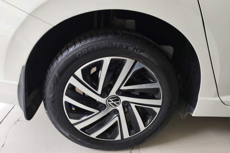 Used Volkswagen Lavida 2022 1.5L Automatic Comfort Edition Right Rear Wheel Hub