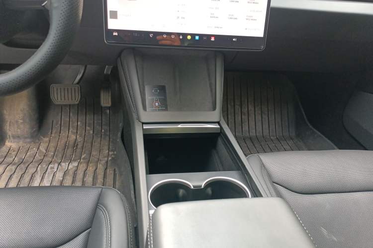 Used Tesla Model 3 2025 Long-Range All-Wheel-Drive Version
