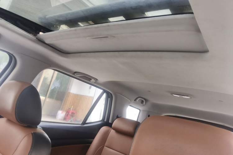 Used CHANGAN OSHAN CX70 2017 CX70T 1.5T Manual Zunqing Edition