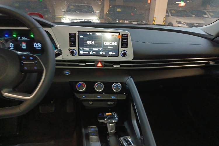 Used Hyundai Elantra 2023 1.5L CVT GLX Elite Edition
