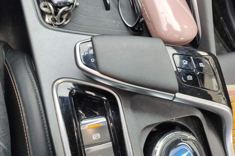 Used CHANGAN UNI-T 2022 1.5T Prestige Version Gear Lever