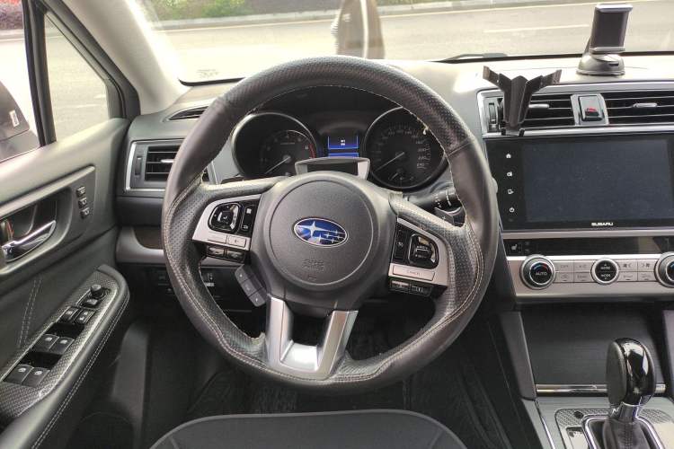 Used Subaru Outback 2016 2.5i Luxury Navigation Edition Steering Wheel