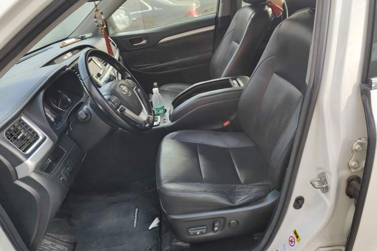 Used Toyota Highlander 2015 2.0T Two-Wheel Drive Luxury Edition 7 Seats
