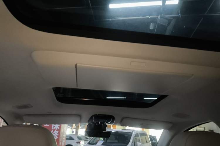 Used VOYAH Dream 2025 PHEV Four-Wheel-Drive Flagship Kunpeng Edition
