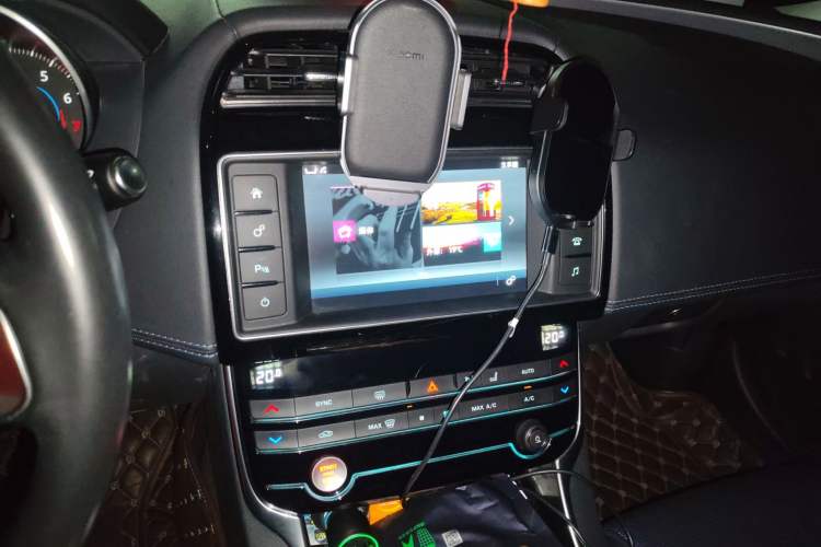 Used Jaguar XE 2017 2.0T 200 PS R-Sport
