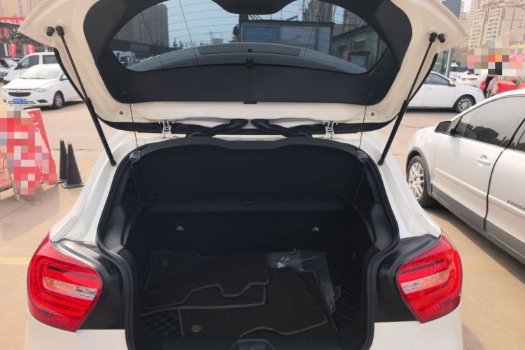 Used Mercedes-Benz A-Class 2015 A 200 Fashion Model Trunk