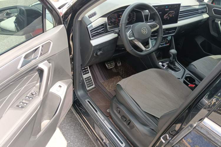 Used Volkswagen Tiguan L 2024 330TSI Automatic Two-Wheel Drive R-Line Enhanced Edition Driver Seat